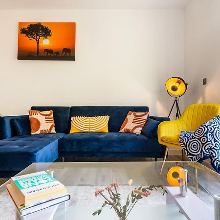 Ashview 8 - Heathrow - Business - Free Parking Daire Staines-upon-Thames Dış mekan fotoğraf