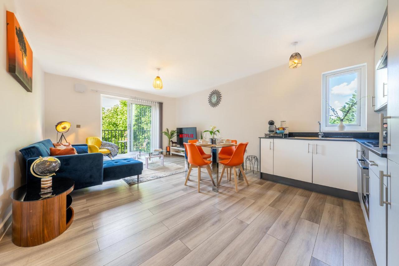 Ashview 8 - Heathrow - Business - Free Parking Daire Staines-upon-Thames Dış mekan fotoğraf